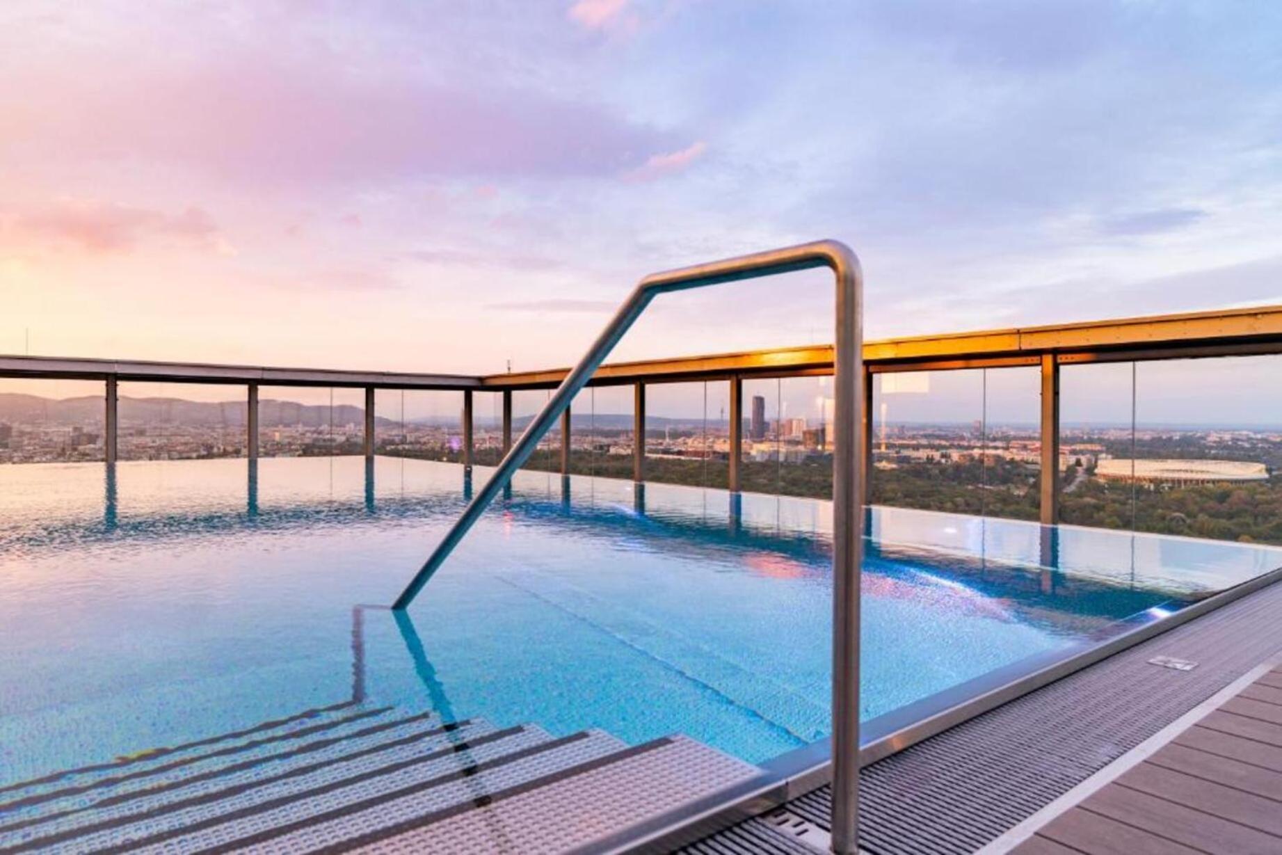 Panorama Sky Apartment I Rooftop Pool I Metro Station Vídeň Exteriér fotografie